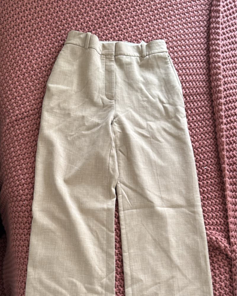 Aritzia - The Effortless Pant - Image 1