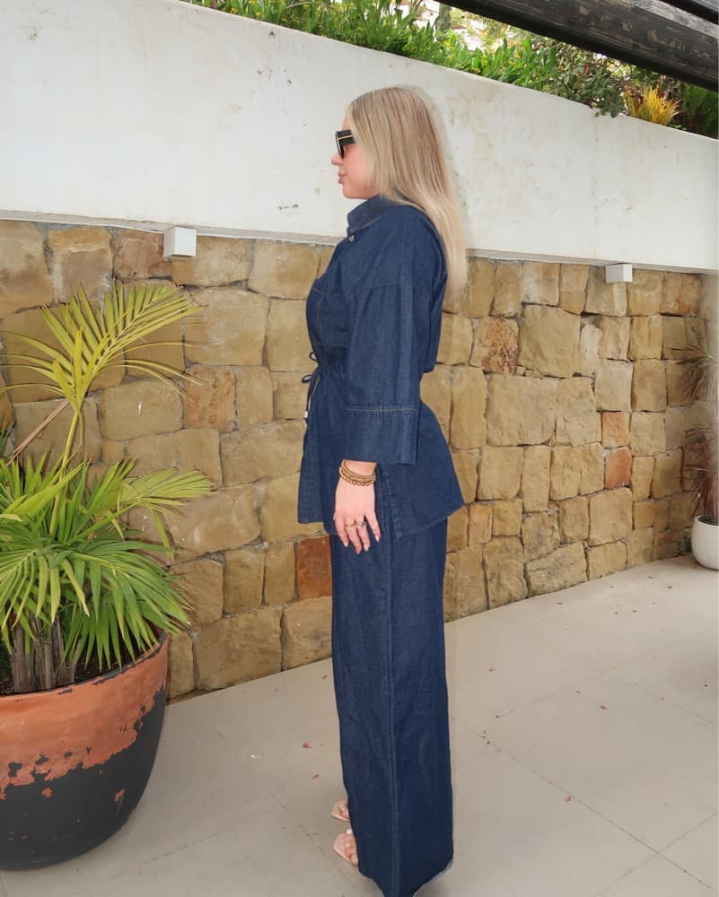 Chic Denim Jumpsuit with Flare Legs - Image 2