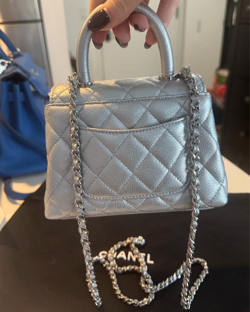 Chanel Coco Handle Silver in Caviar  - Image 2