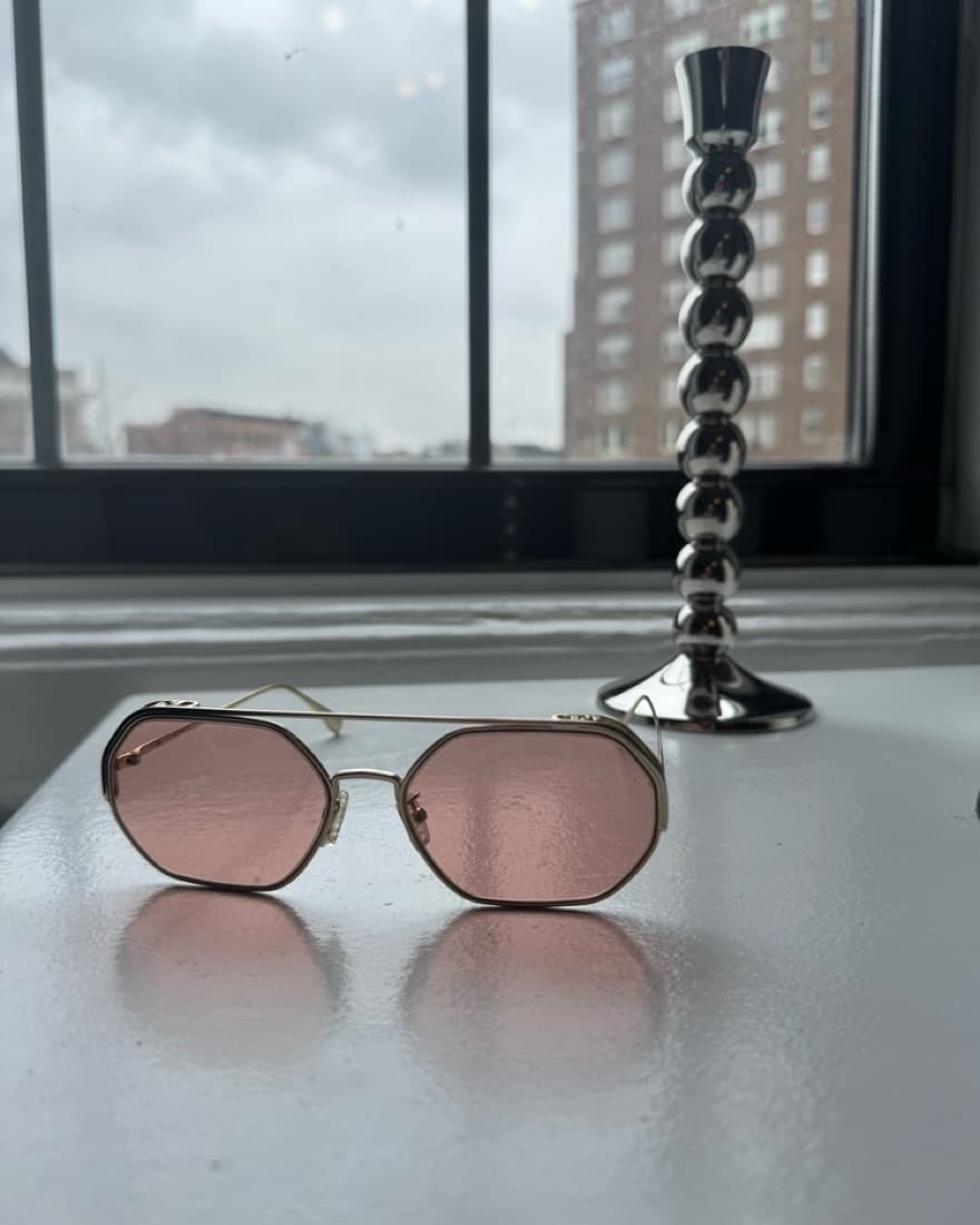 Hexagonal O’Lock Fendi Pink Sunglasses - Image 4