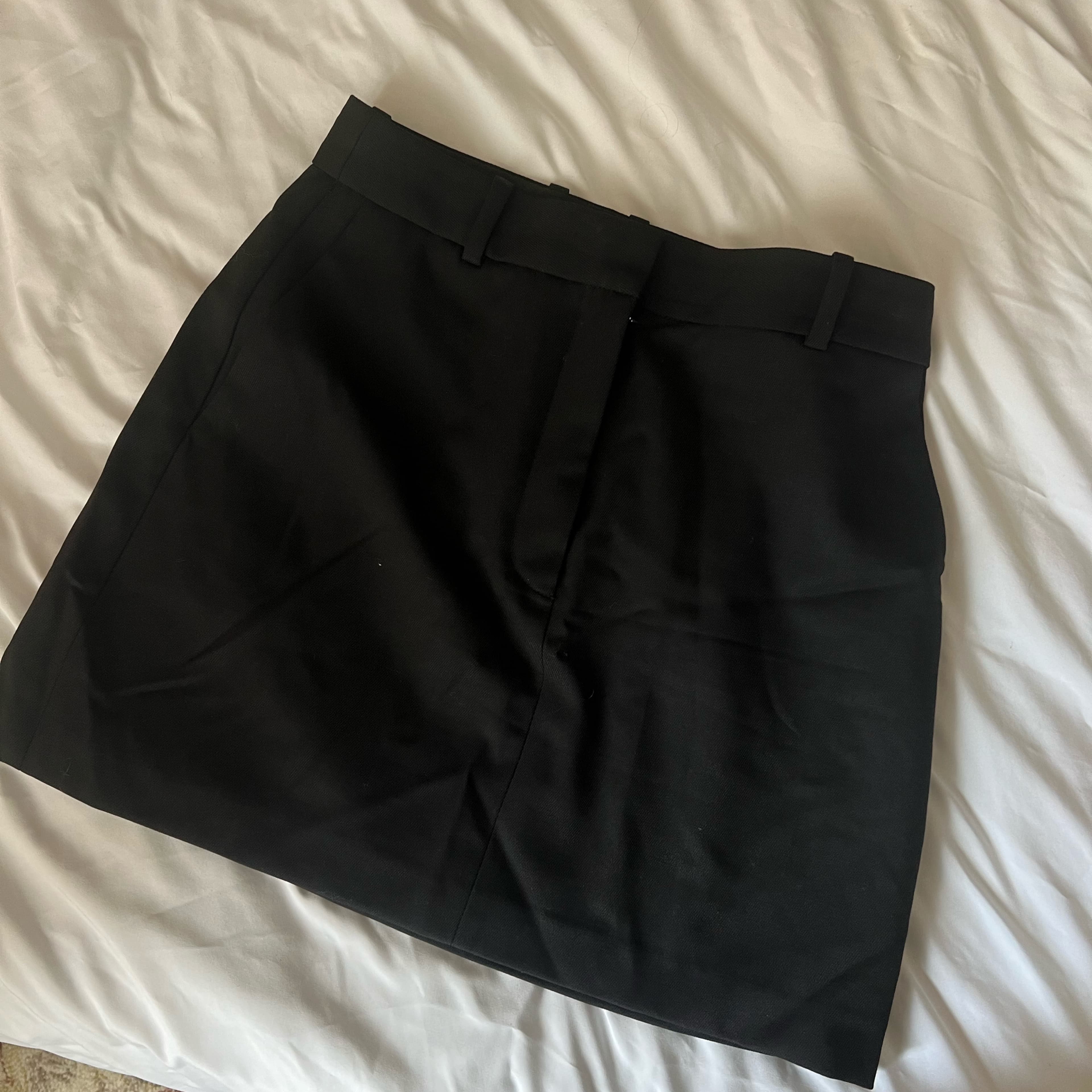 Classic Black Mini Skirt - Image 3