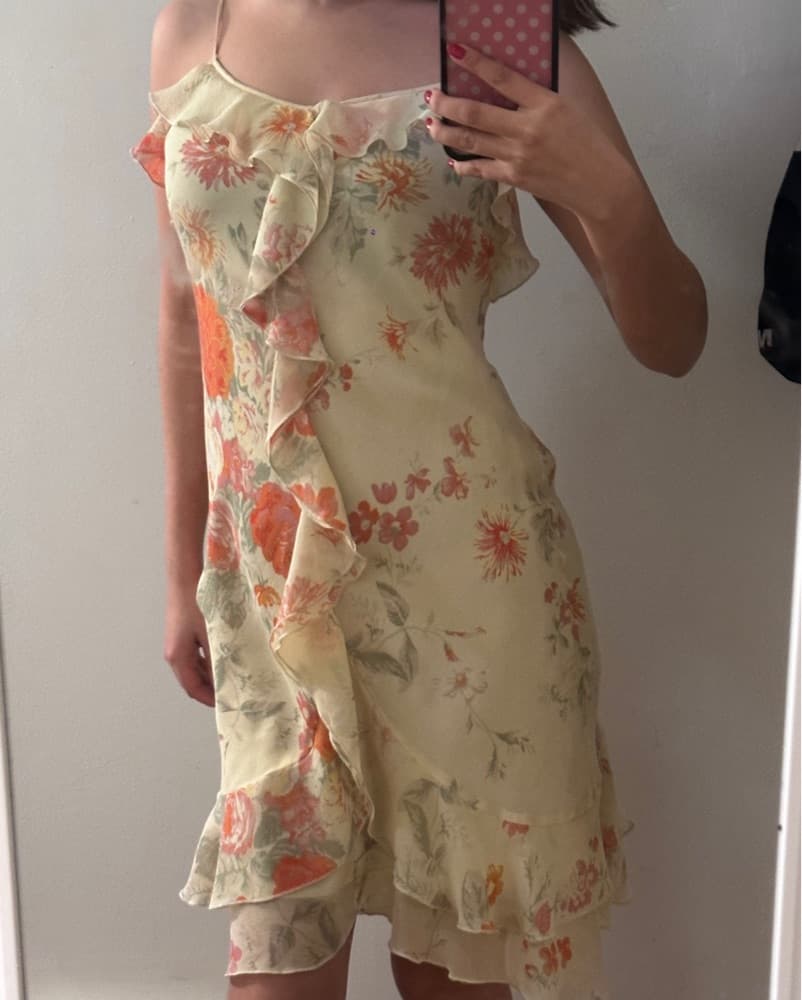 Sabrian Carpenter Viral Dress 🤩 - Image 2
