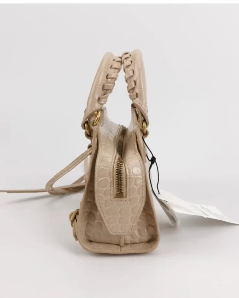 Chic Croc-Embossed Crossbody Satchel - Image 2