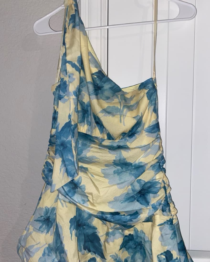 Stunning Floral One-Shoulder Maxi Dress - Image 4