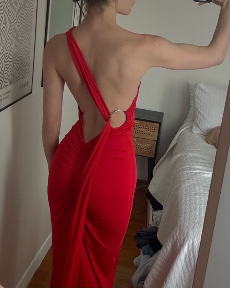 Red One-Shoulder Gown With Low Back - Image 1