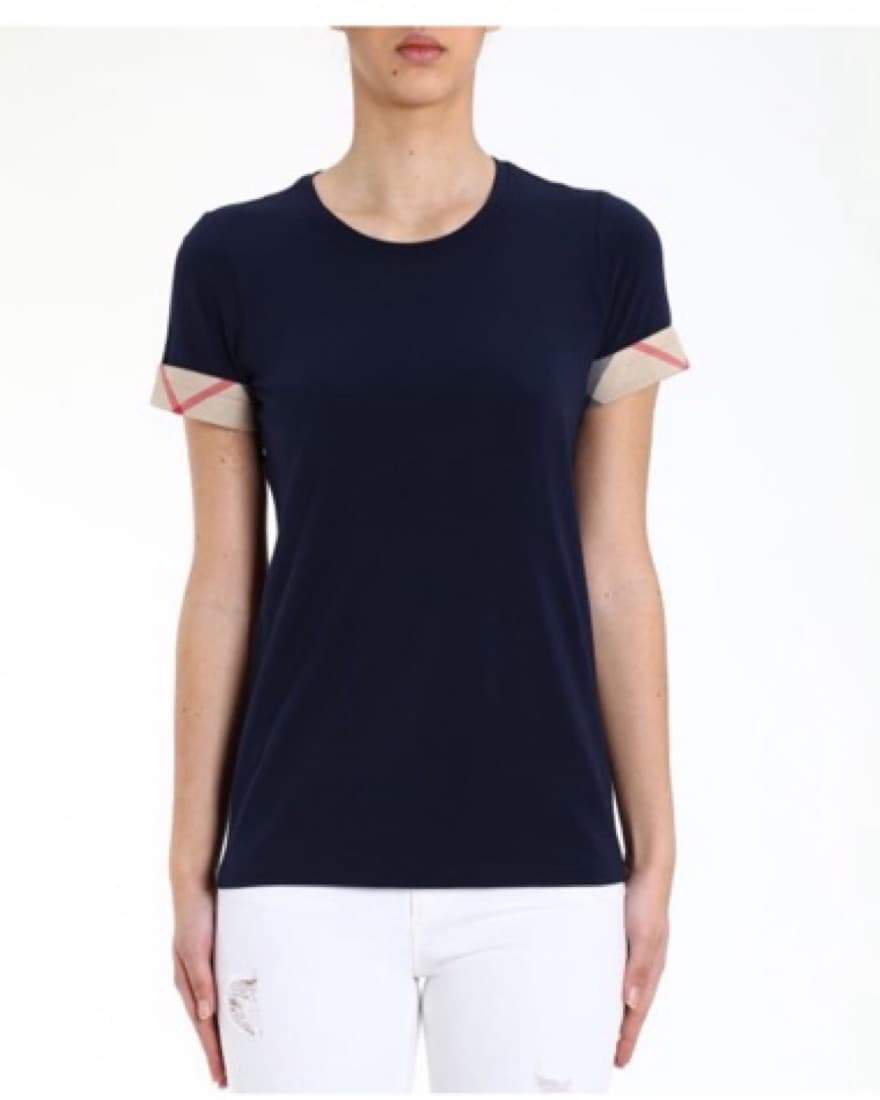 Burberry Comfy T-Shirt Outfit - Image 4