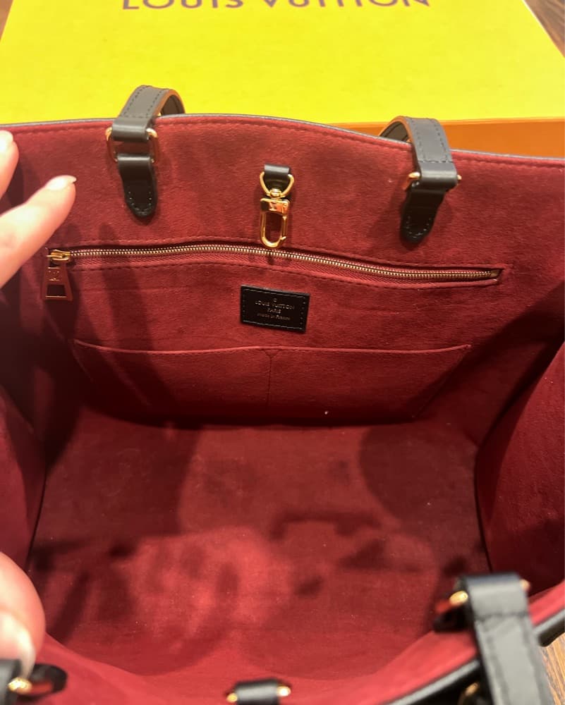 Louis Vuitton On The Go Tote - Image 4