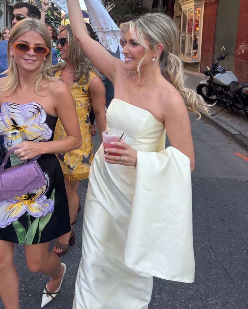 Butter Yellow Gown with removable train  - Image 2