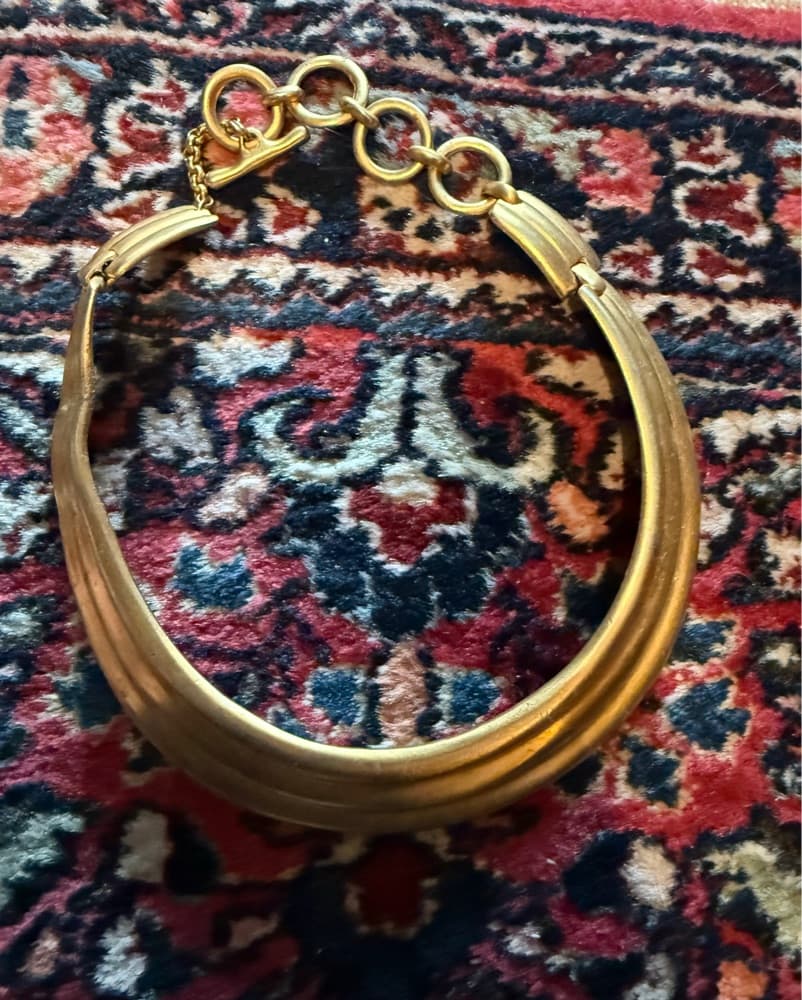 Bold Vintage Gold Choker Necklace - Image 2