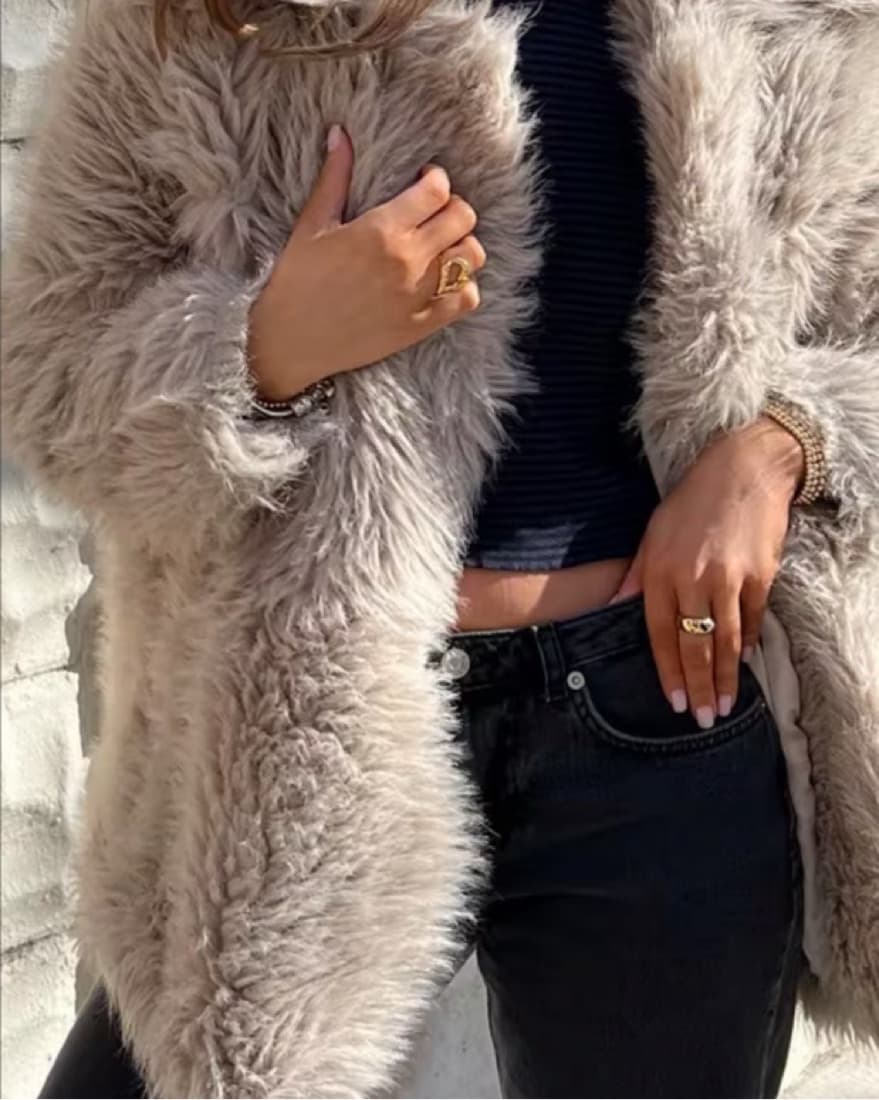 ASTR Hadley Faux Fur Coat - Image 5