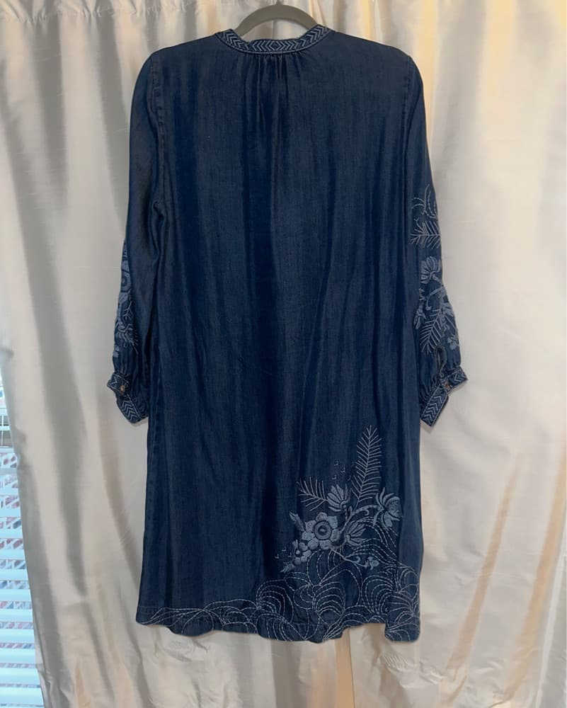 Elegant Embroidered Denim Dress - Image 2