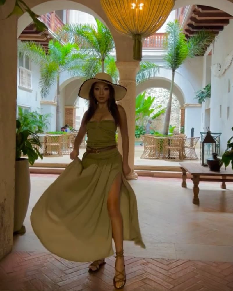 Elegant Grecian-Inspired Maxi Dress - Image 5