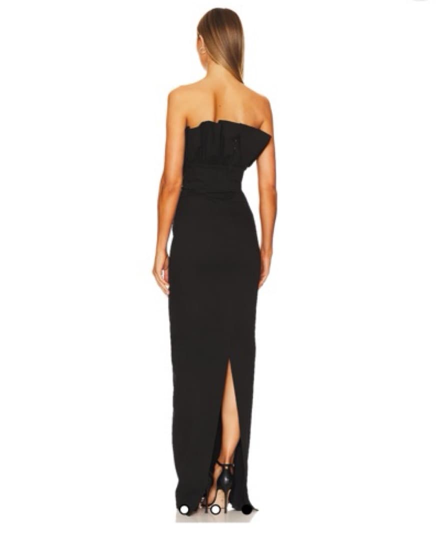 Noah Gown- SAU LEE  - Image 3