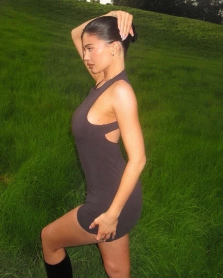 SKIMS Raw Edge Onesie - Image 2
