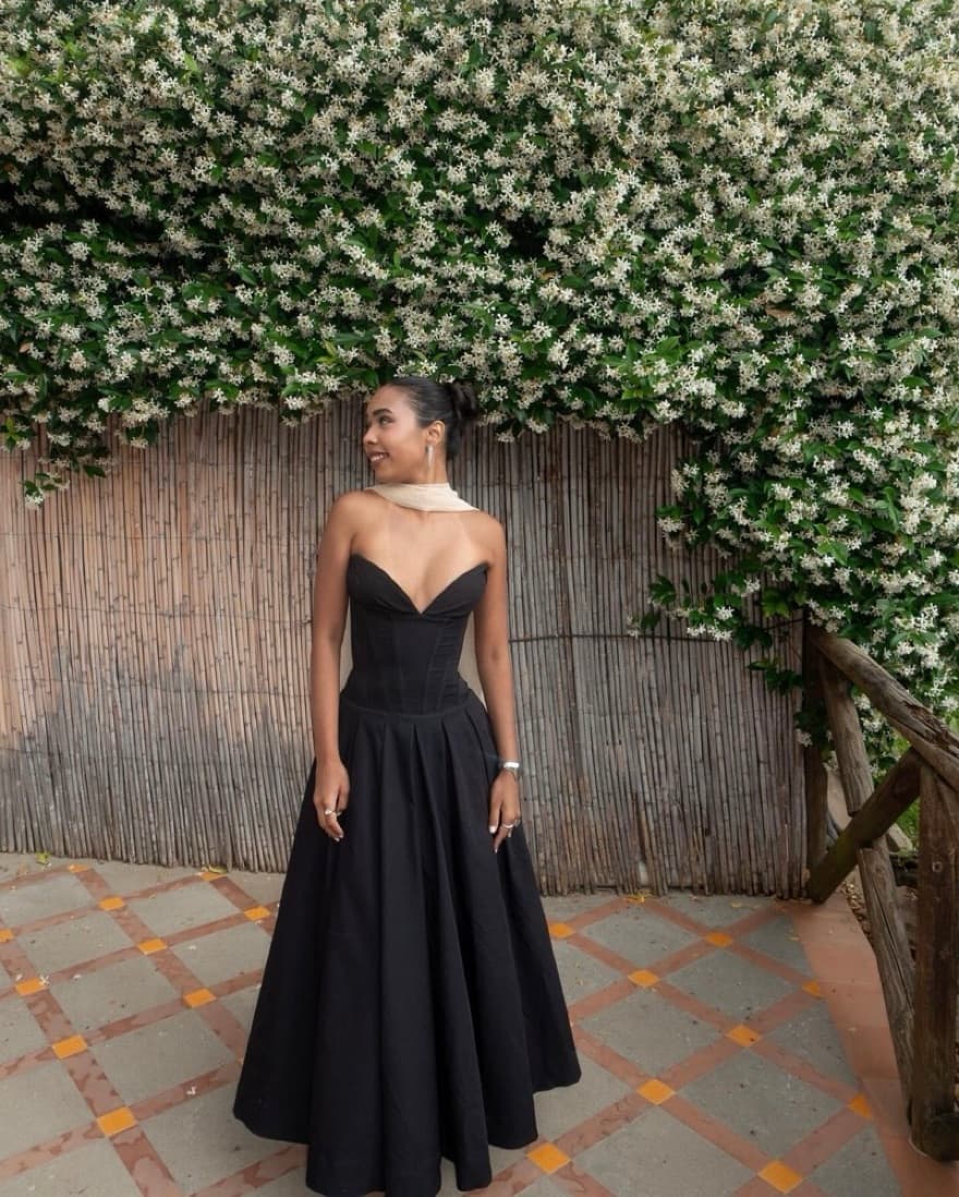 Elegant Black Dress  - Image 4