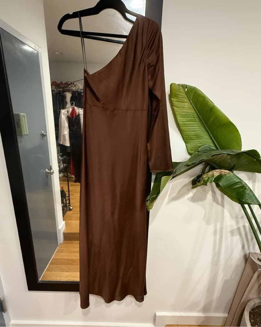 Elegant Maxi Dress in Rich Brown - Image 1