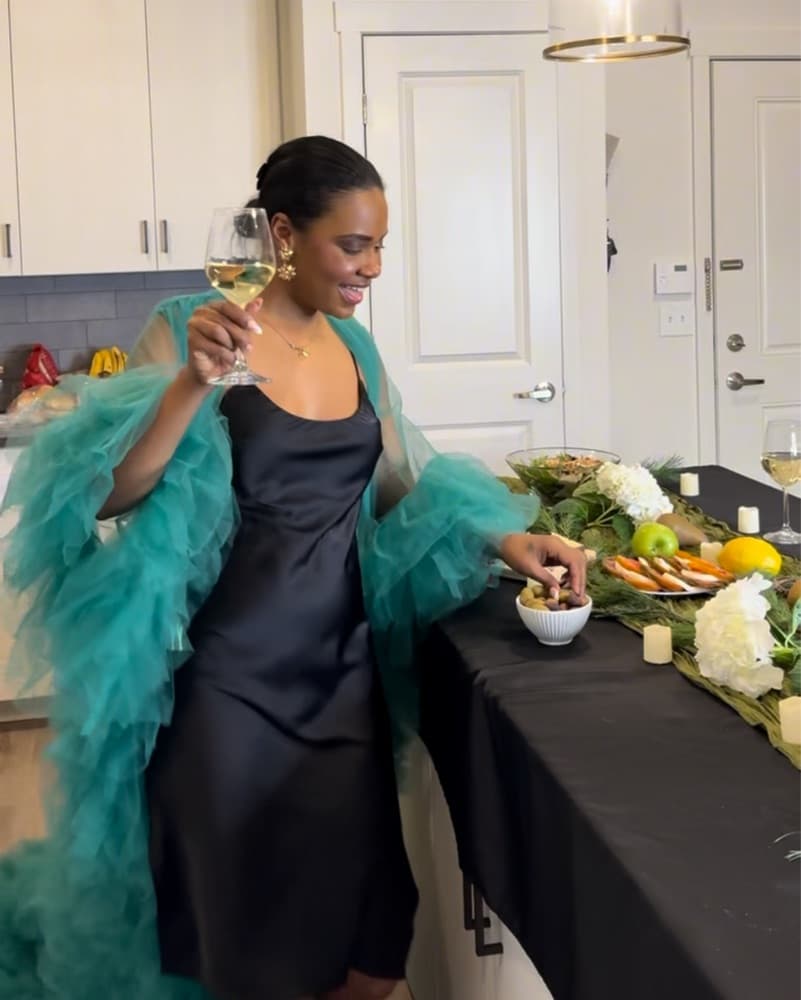 Vibrant Emerald Tulle Floor Length Robe - Image 3