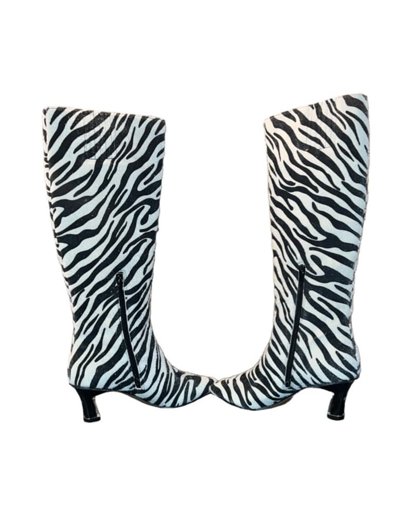Trendy Zebra-Print Ponyhair Boots - Image 4