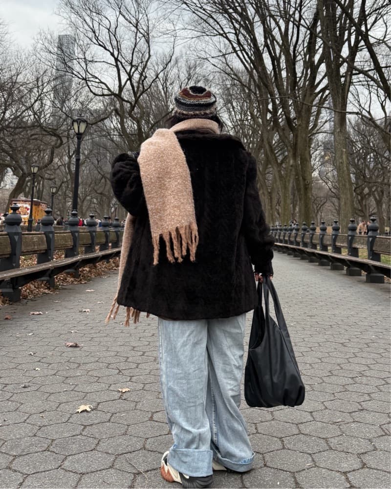 Vintage Fur - Dubrowsky & Perlbinder - Image 3