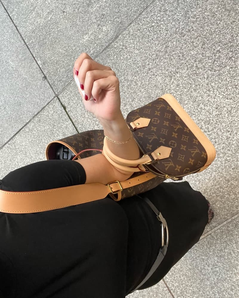LOUIS VUITTON Alma BB Bag - Image 4