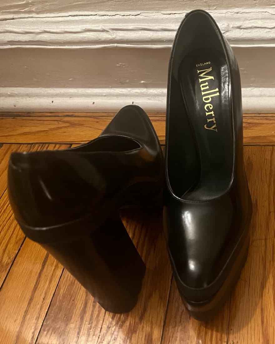 BRAND NEW - MULBERRY BACK BLOCK HEELS - Image 1