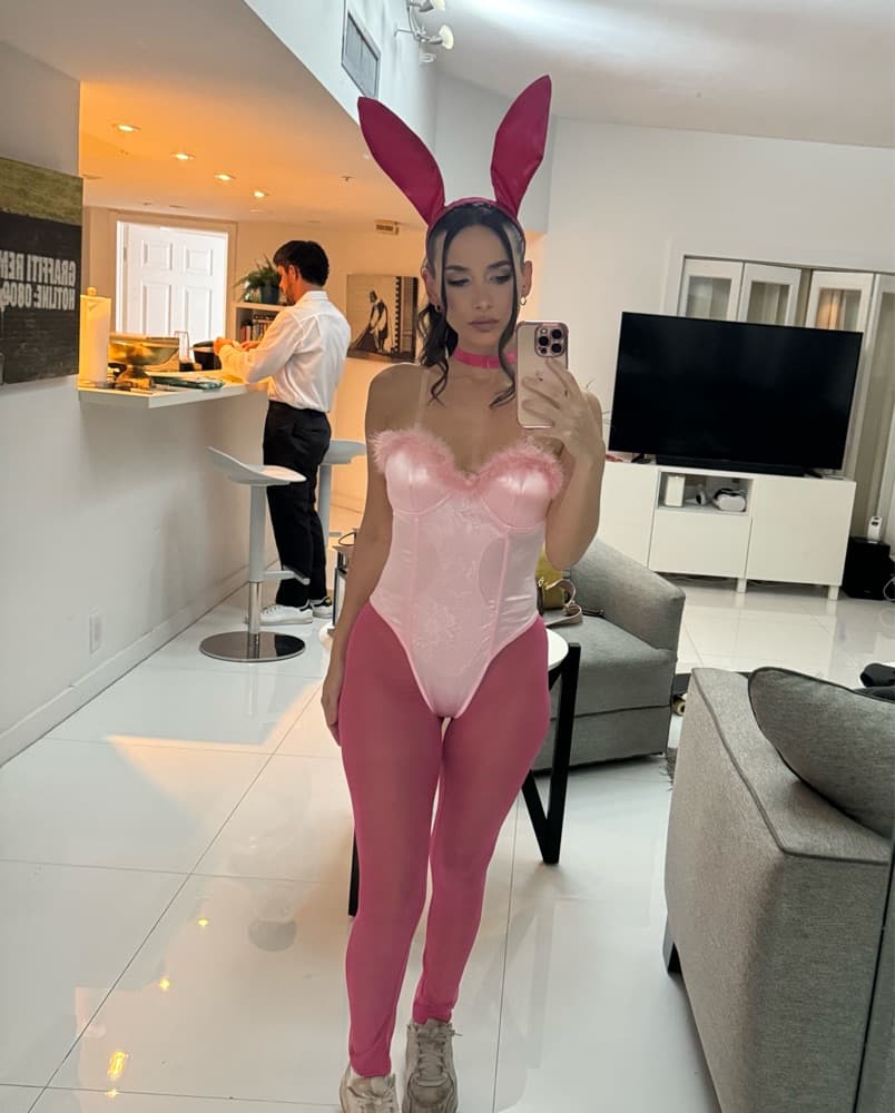 Legally Blonde Bunny Costume - Image 1