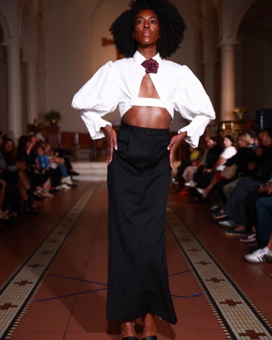 Cropped Shirt and Pencil Skirt - Image 4