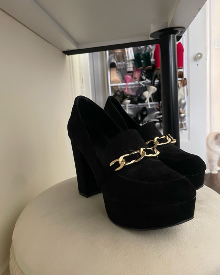Black Velvet Platform Pump - Image 2