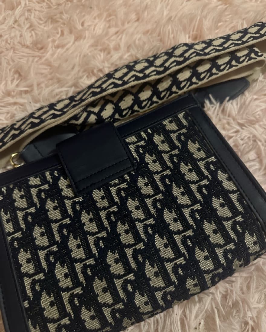 Beautiful Dior Jean Bag 🩷 - Image 2