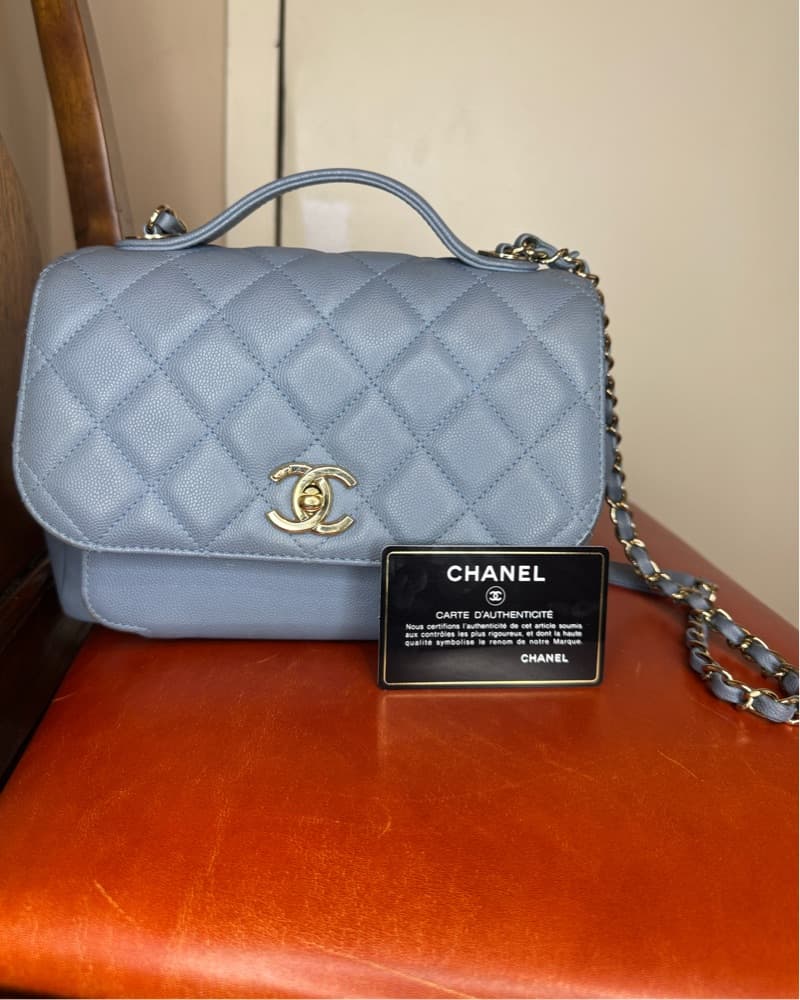 Chanel Blue Quilted Shoulder Bag - Image 3