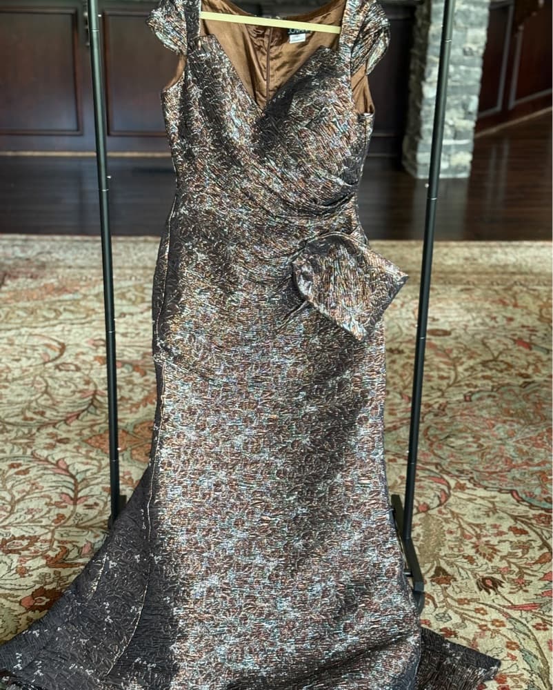 Metallic Ruched Formal Gown - Image 2