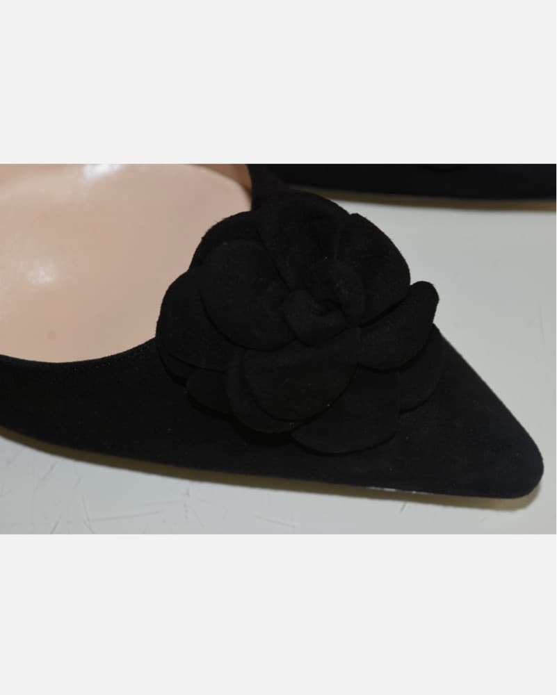 Manolo Blahnik Suede Rose Pointed Heels - Image 4