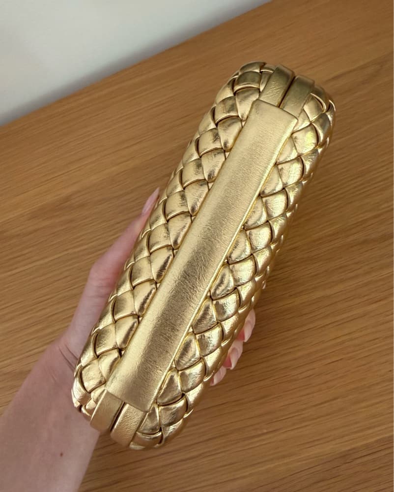 Bottega veneta Gold Clutch knot Bag - Image 5
