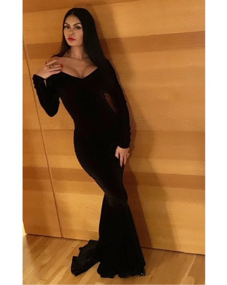 Morticia Costume - Image 1