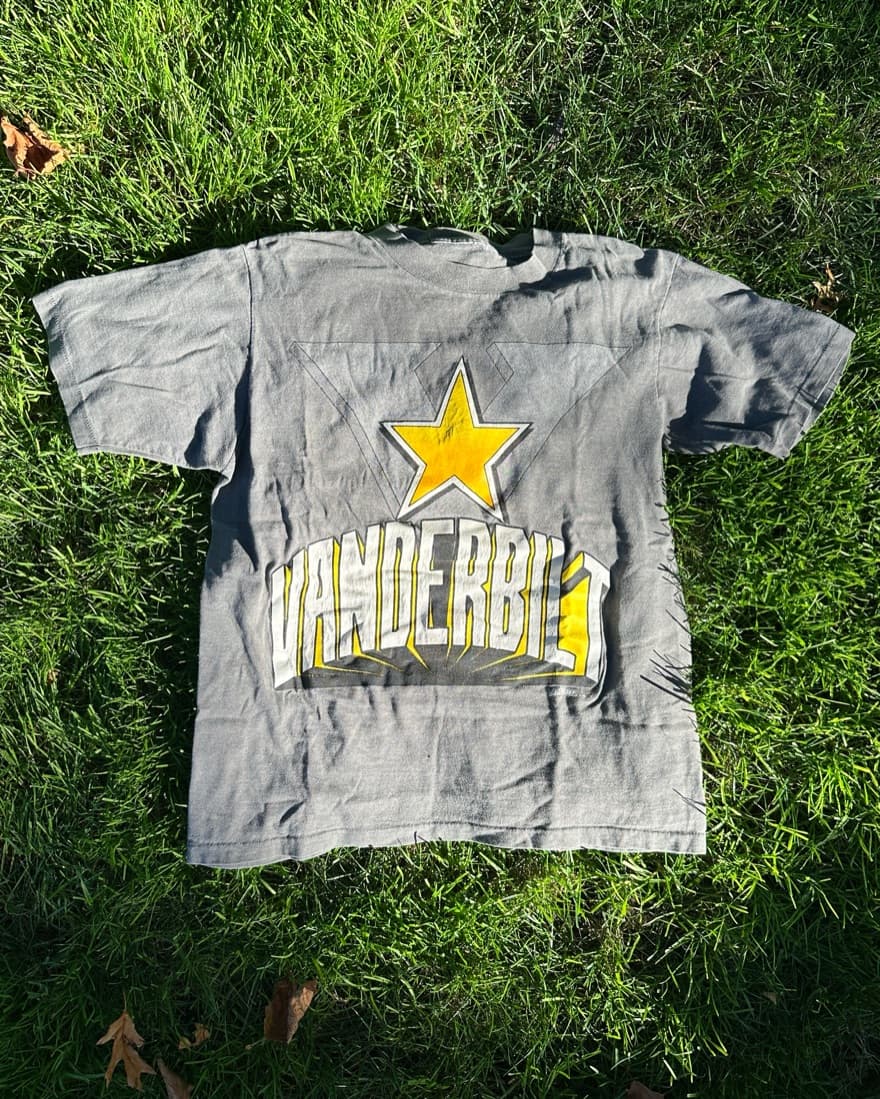 Vandy Vintage Graphic Tee  - Image 2