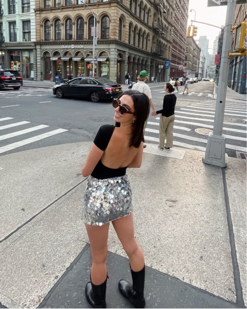 Sparkling Silver Sequin Mini Skirt - Image 3