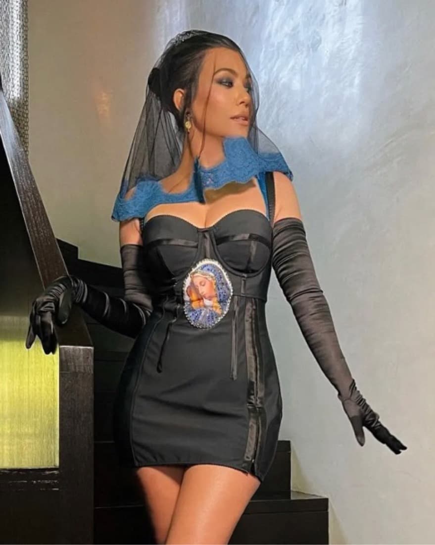 Kourtney Kardashian Costume - Image 2