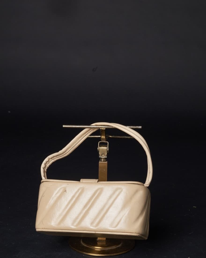 1950s Beige Box Purse  - Image 2