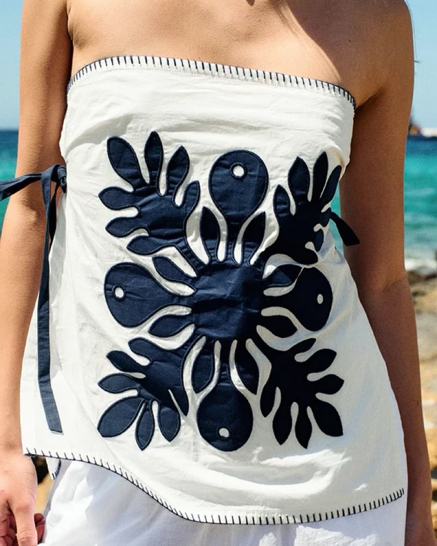 Ciao Lucia Sebastian Medallion Top - Image 5