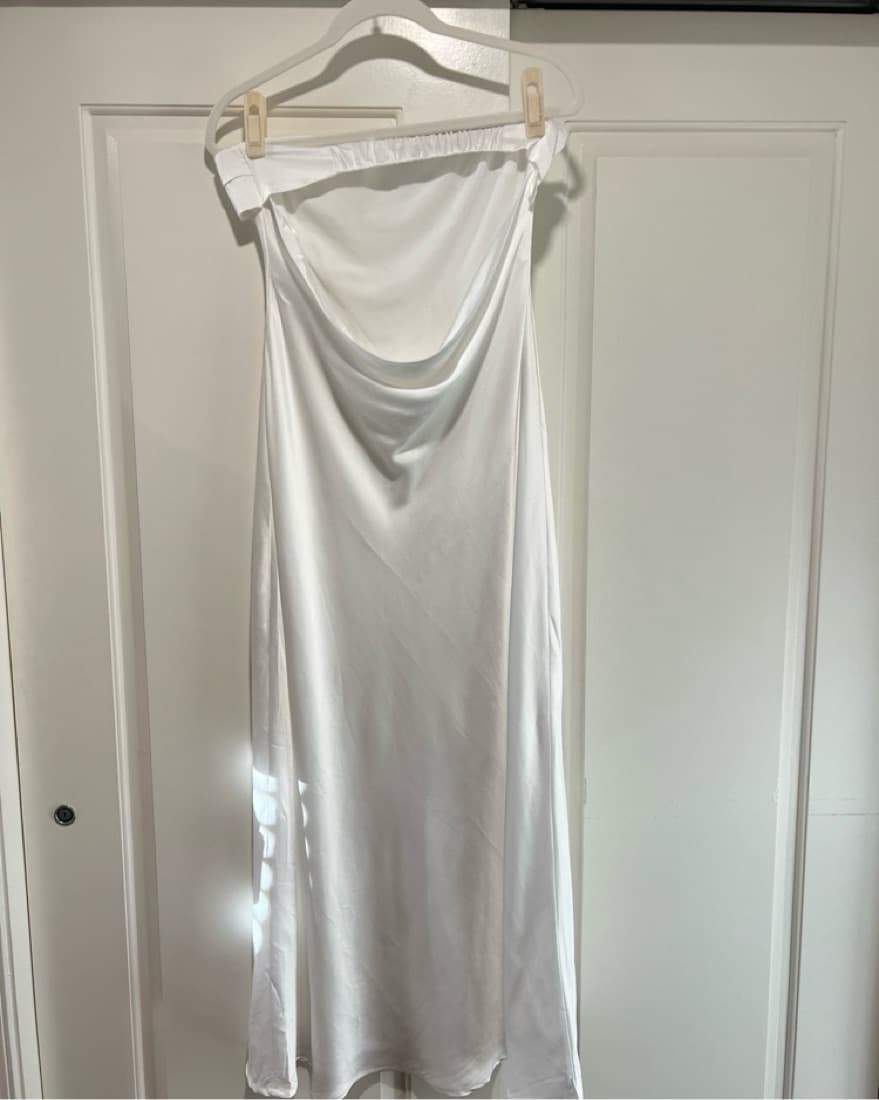White Boutiqe Silk Dress - Image 2