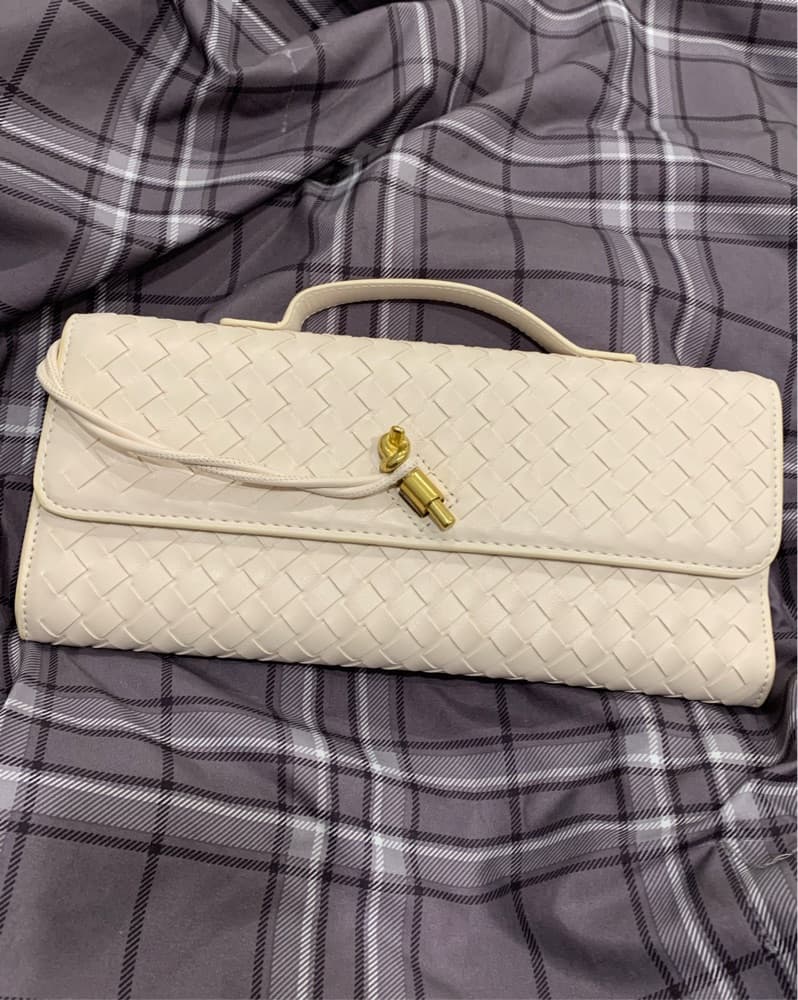 Andiamo Clutch Dupe - Image 1