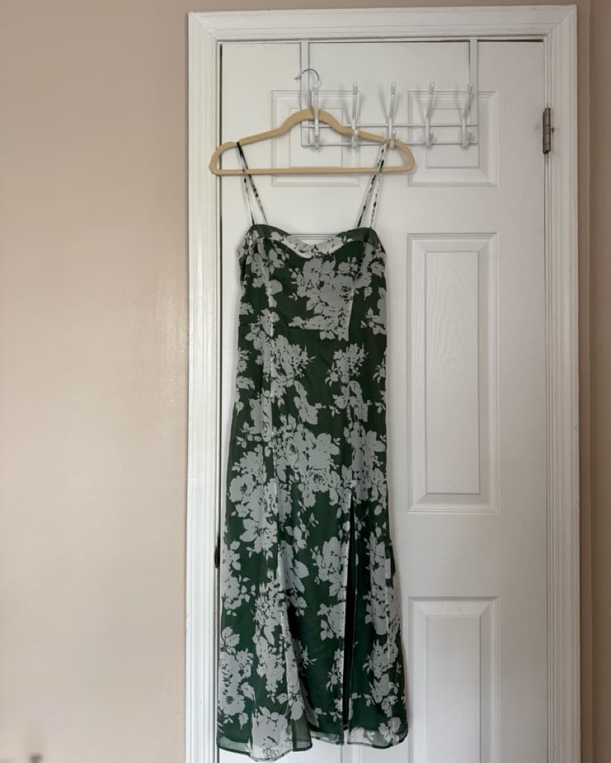 Green Floral Midi Dress Abercrombie - Image 2