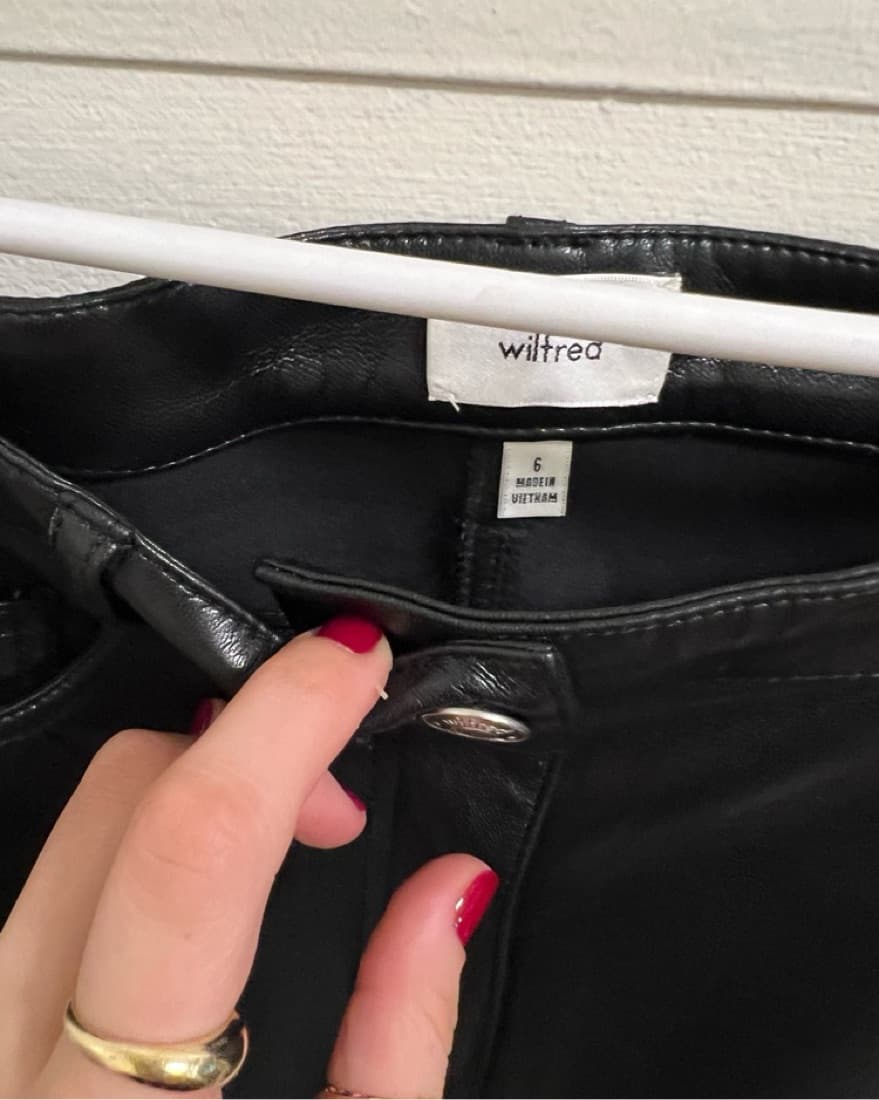 New Aritzia Wildfred Black Melina Flare  - Image 4