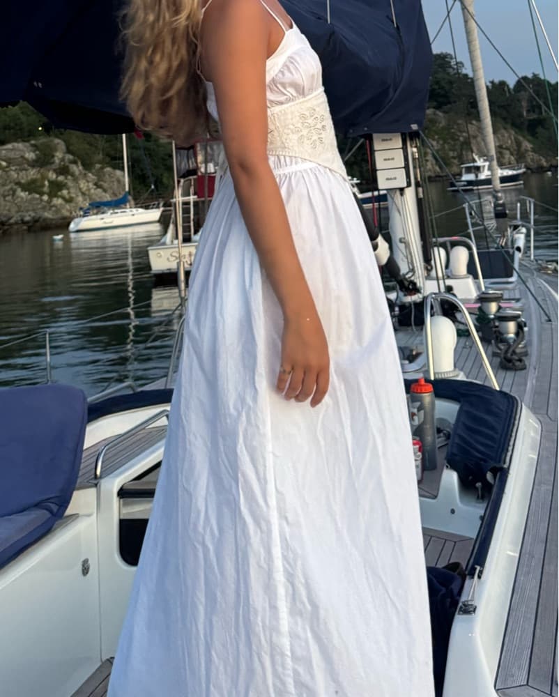 Elegant White Maxi Dress - Image 3