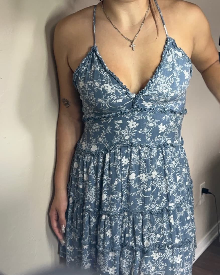 blue and white dress  - Image 1