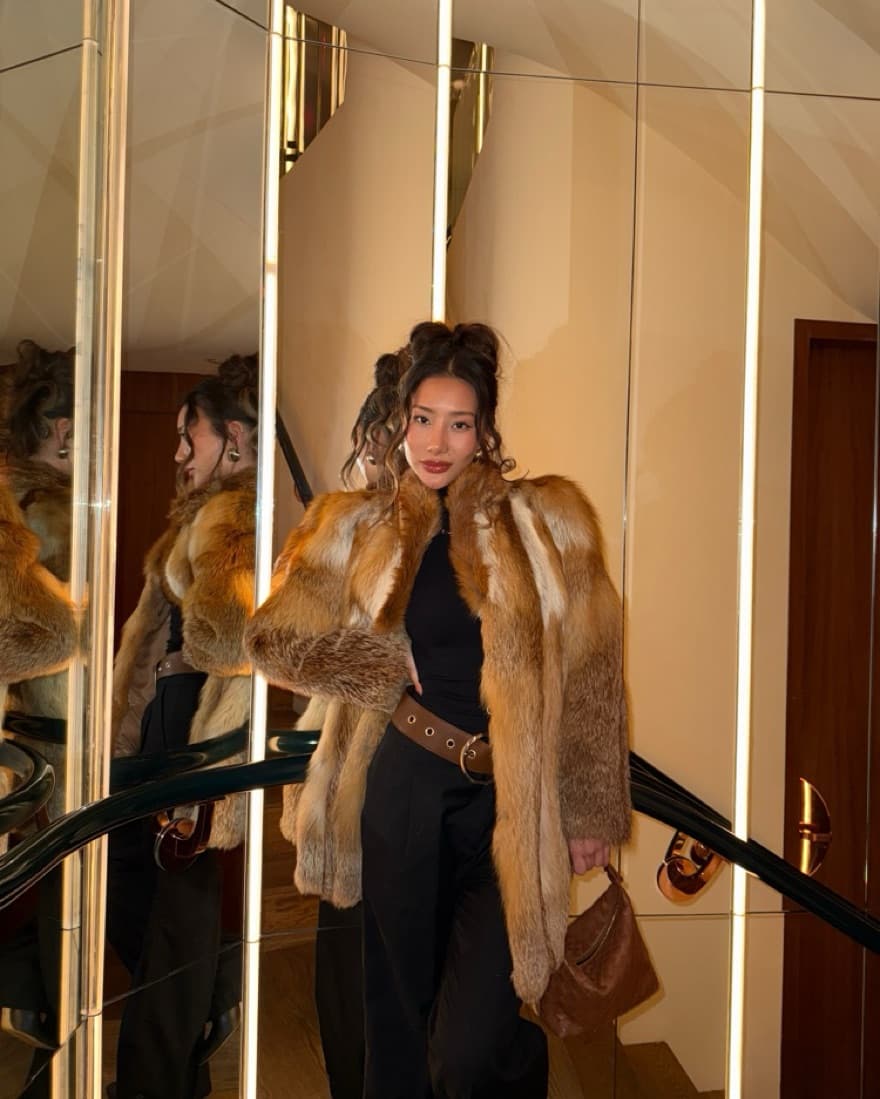 Vintage Red Fox Fur Coat  - Image 2