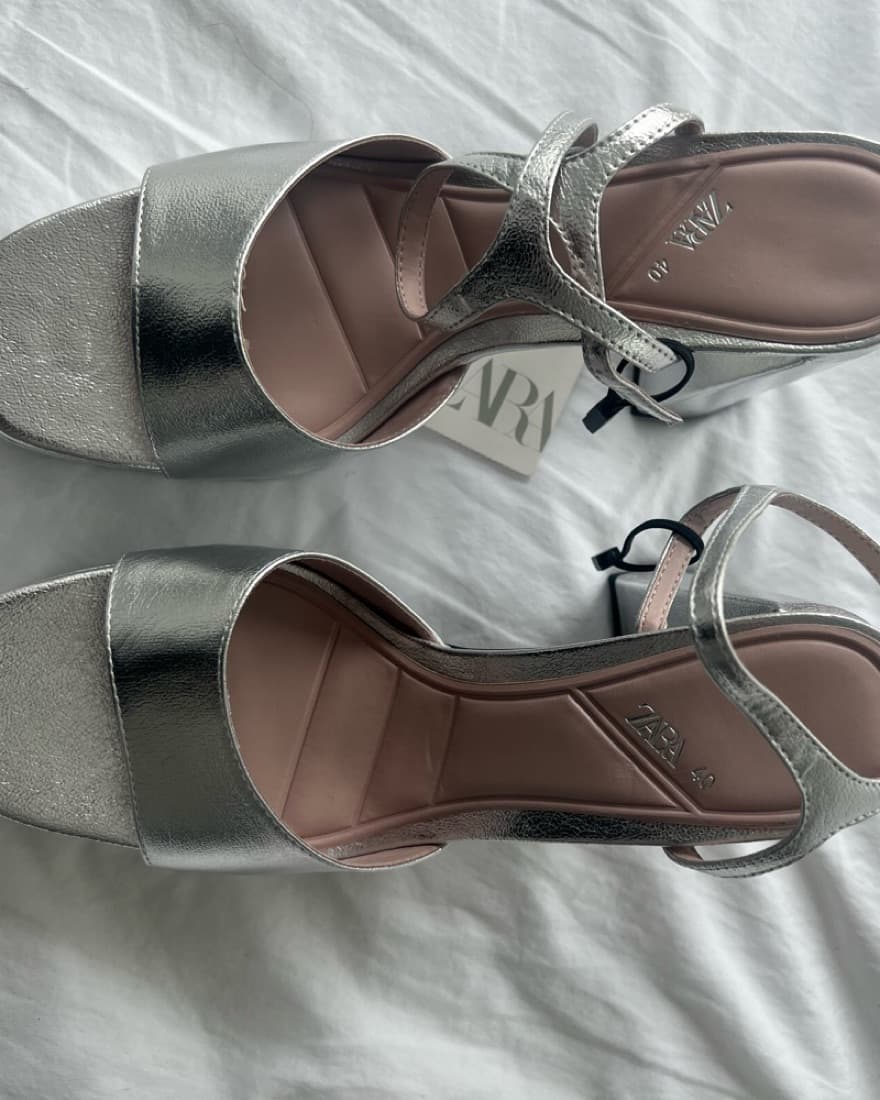 Silver Heels  - Image 2