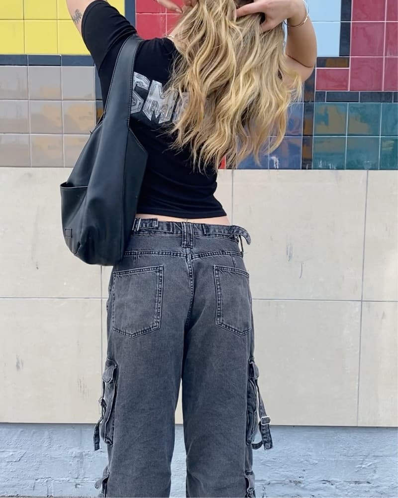 Edgy Graphic Tee and Cargo Pants Ensemble - Image 2