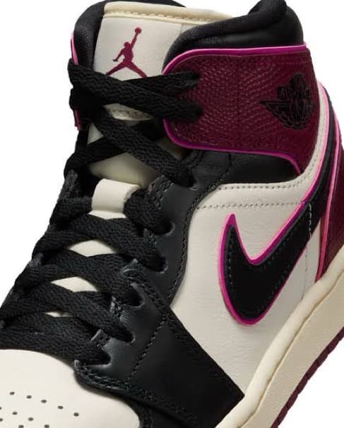 Air Jordan 1 Mid SE - Image 2