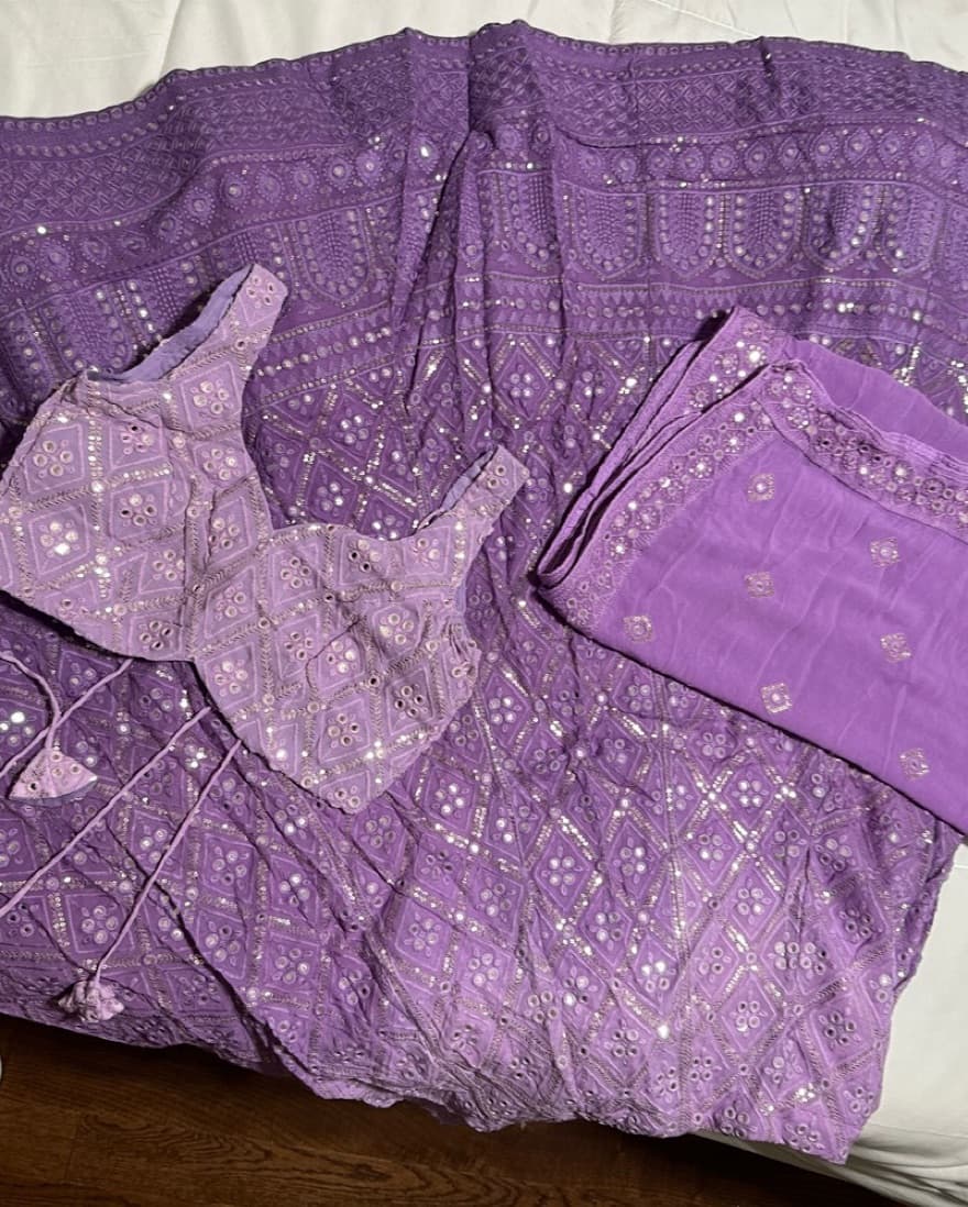 Elegant Lavender Lehenga with Intricate Embellishments - Image 3